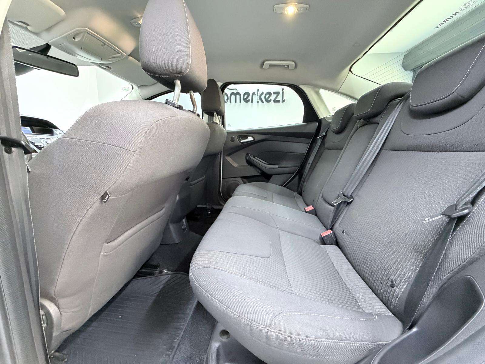 FORD FOCUS 6